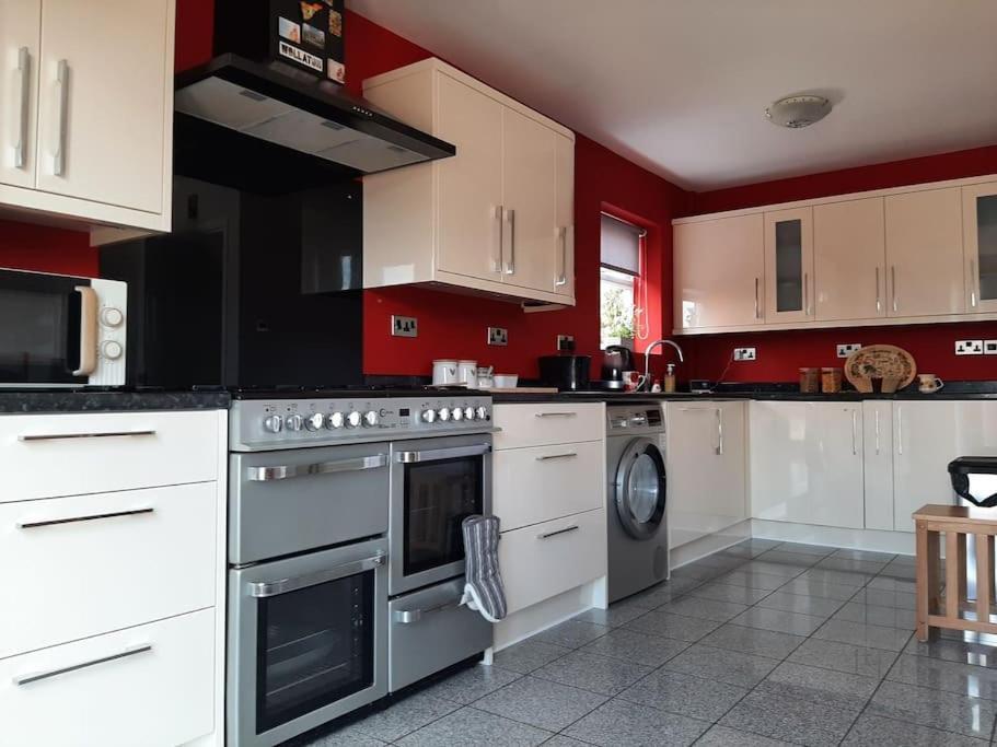 Villa Huge Garden House For Contractors And Families Ollerton Esterno foto