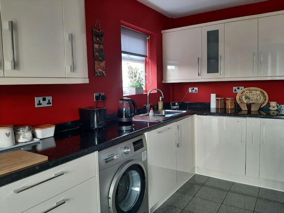 Villa Huge Garden House For Contractors And Families Ollerton Esterno foto