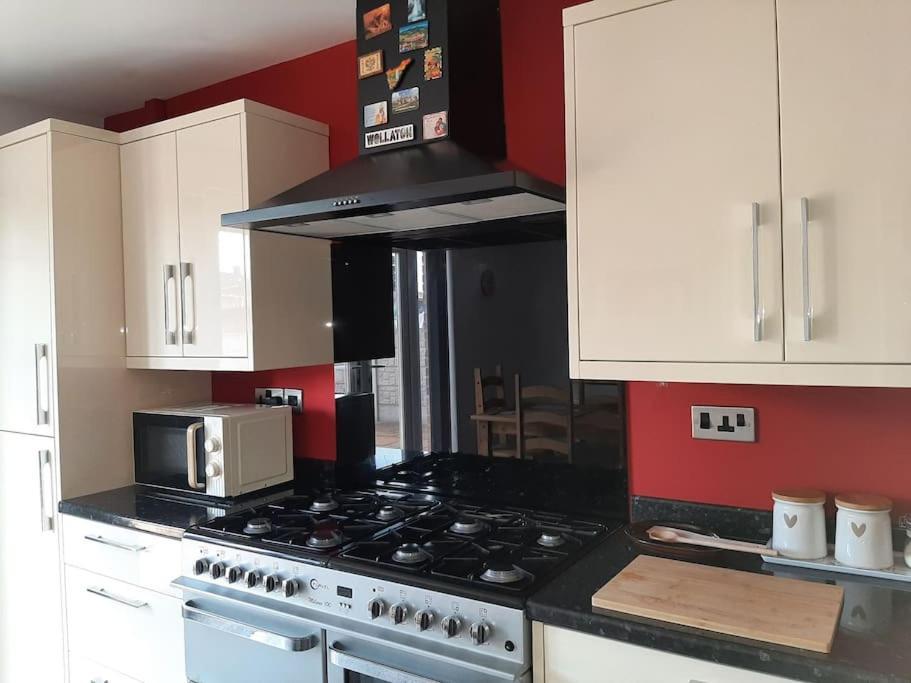 Villa Huge Garden House For Contractors And Families Ollerton Esterno foto