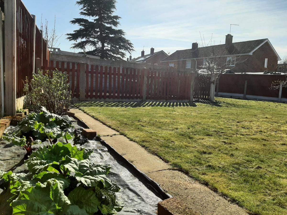 Villa Huge Garden House For Contractors And Families Ollerton Esterno foto